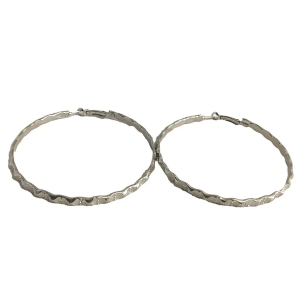 Silver TONE‎ HOOP EARRINGS